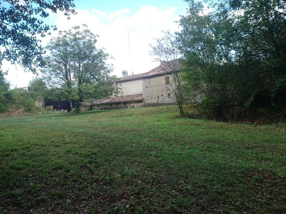 Location Meublee Au Milieu D'Un Ecrin De Verdure Aux Vieux Fours Noaillac المظهر الخارجي الصورة