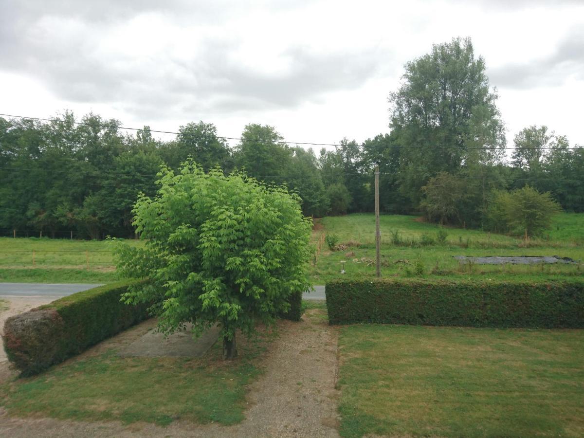Location Meublee Au Milieu D'Un Ecrin De Verdure Aux Vieux Fours Noaillac المظهر الخارجي الصورة